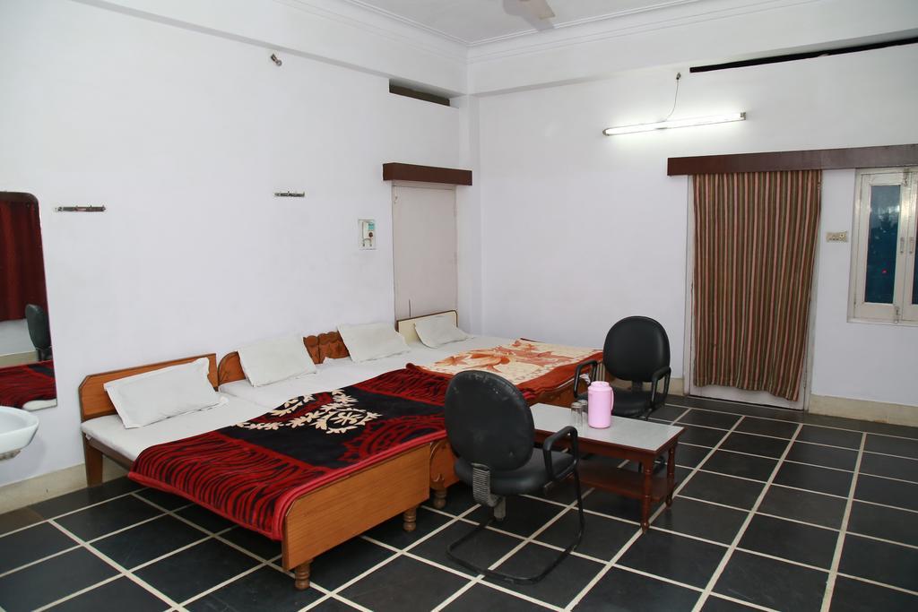 Hotel Ramnivas Udaipur Rum bild